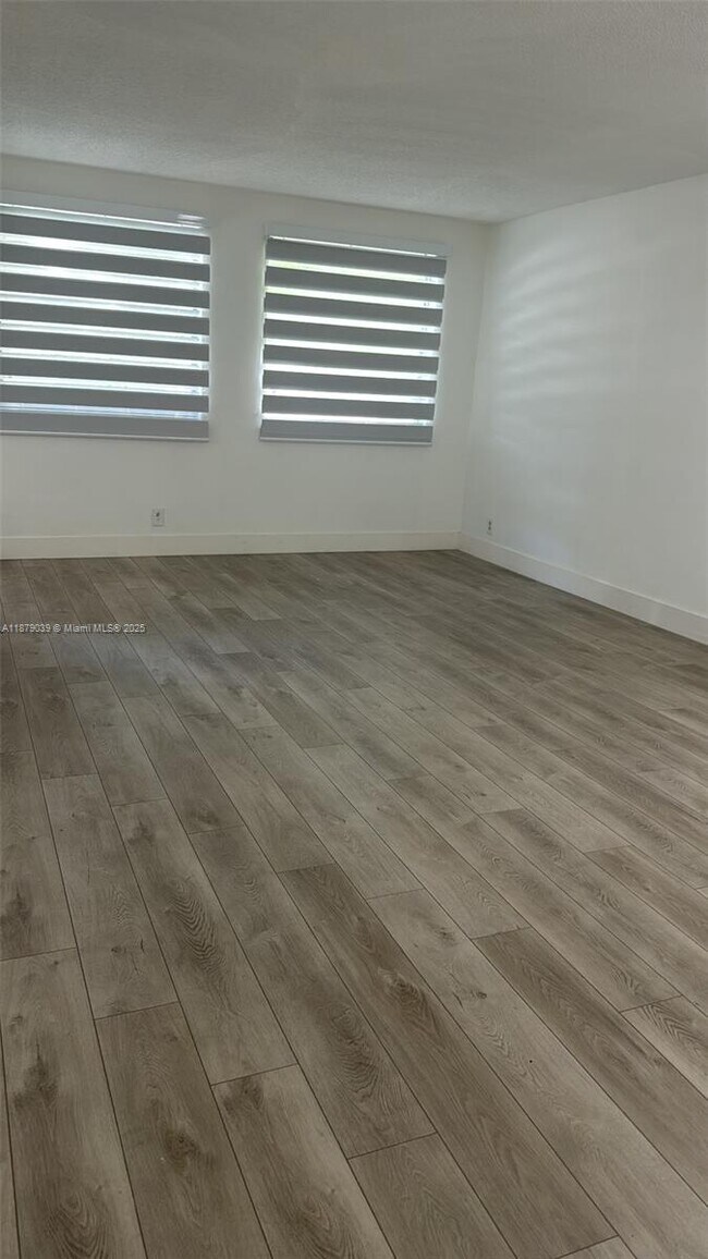 Foto del edificio - 8100 Geneva Ct