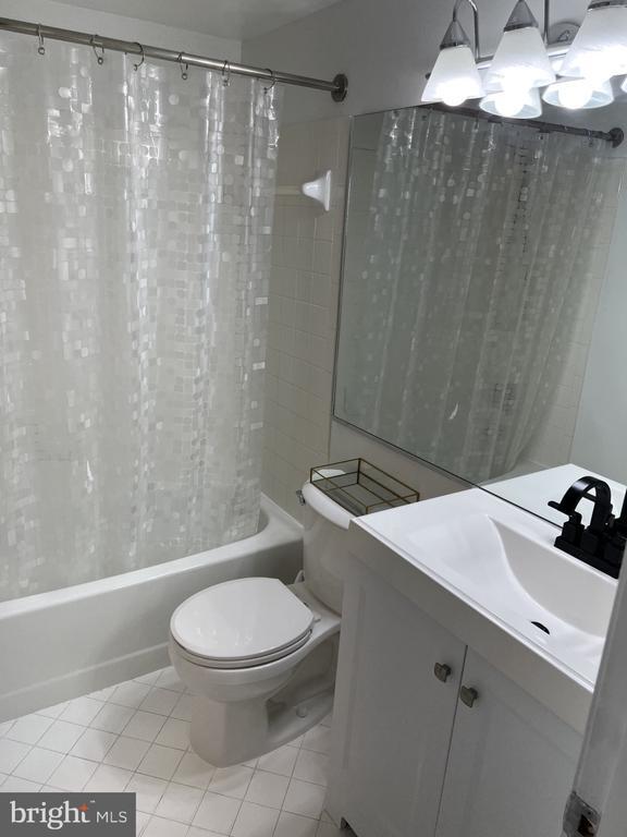 Foto del edificio - 4808 Moorland Ln