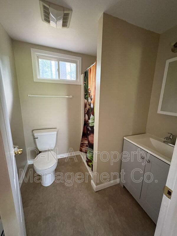 Building Photo - 307 Cabin Ln