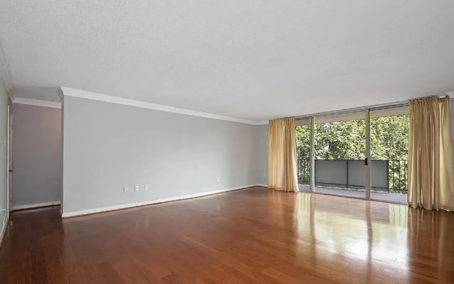 Photo - 1515 S Arlington Ridge Rd Apartment