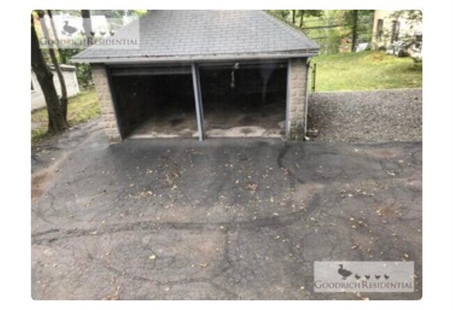 Garage space - 175 Warren St