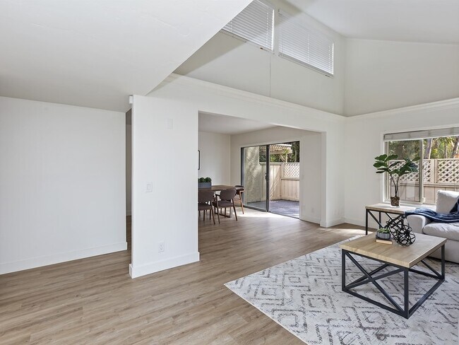 Building Photo - 10257 Caminito Covewood