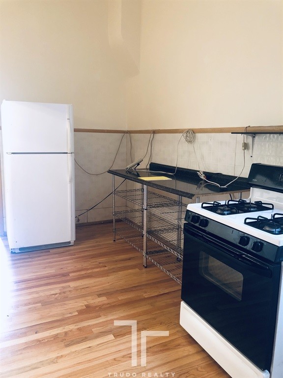 Foto principal - 1520 N Milwaukee Ave