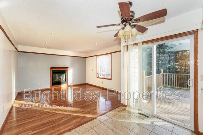 Foto del edificio - 631 Eagle Ridge Rd