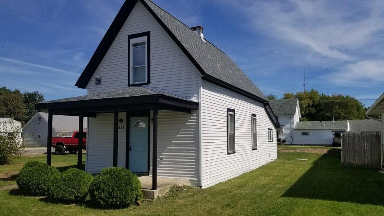 Primary Photo - 13831 Main St
