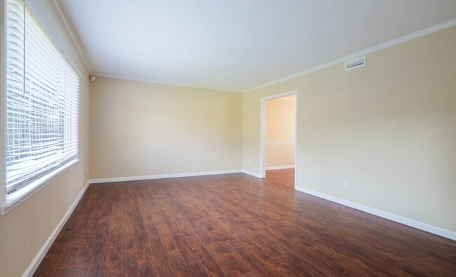 Building Photo - 4104 Lantern Ln