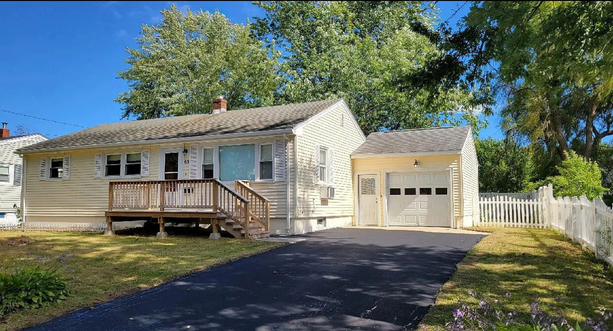 Primary Photo - 63 Oakley St