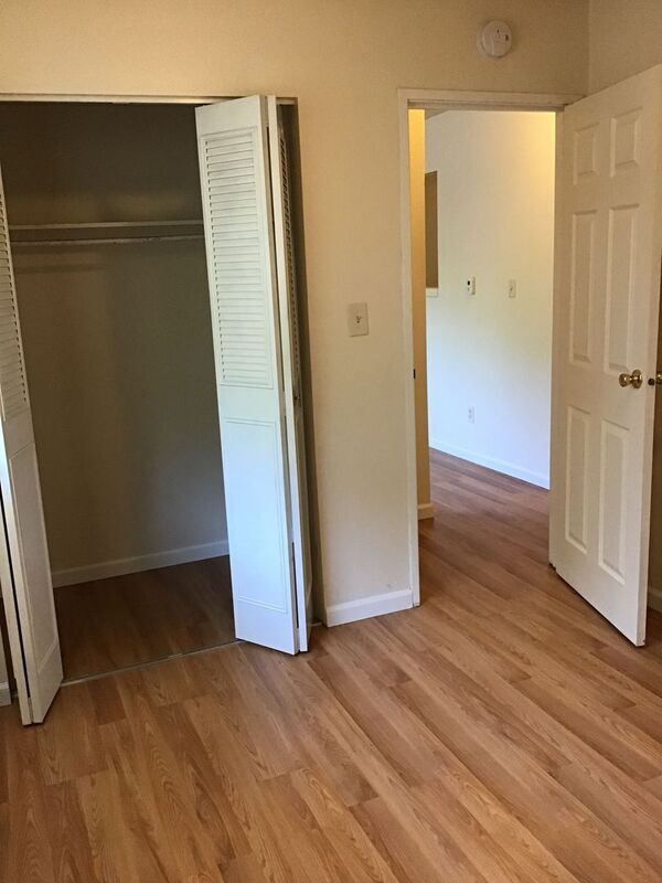 Building Photo - 1305 Burton