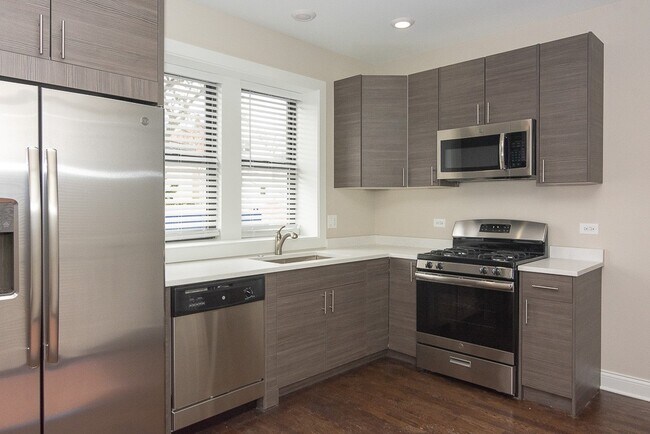 Foto del edificio - 2228 N Sawyer Ave