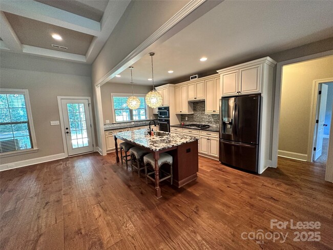 Building Photo - 8643 Amandine Way