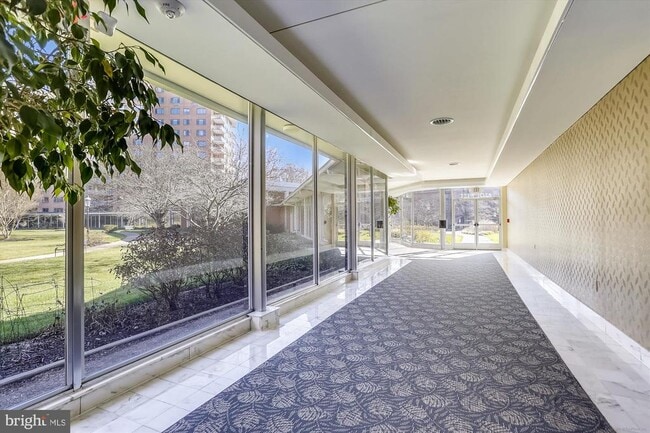 Foto del edificio - 4201 CATHEDRAL Ave NW