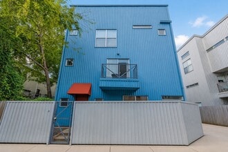 Building Photo - 906 Andrews St