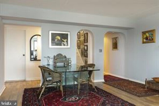 Foto del edificio - Bi-Level Penthouse with 3 Balconies & Delaware River Views | 3 Bed, 3 Bath | Society Hill
