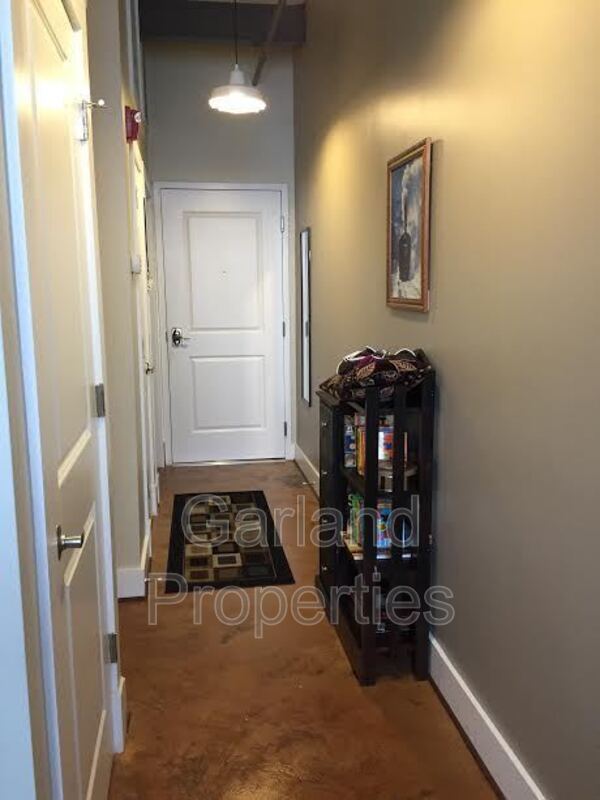 425 Campbell Ave Unit 204, Roanoke, VA 24016 Condo for Rent in