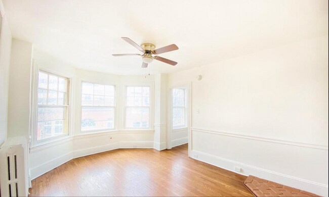 Living Room: You’ll love this cozy living room with its big west-facing windows that let in lots of - 15 South Lime Street