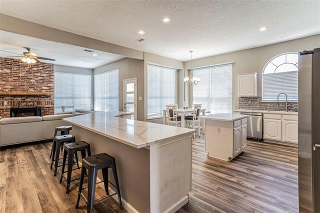 Building Photo - 8409 Lake Bend Dr