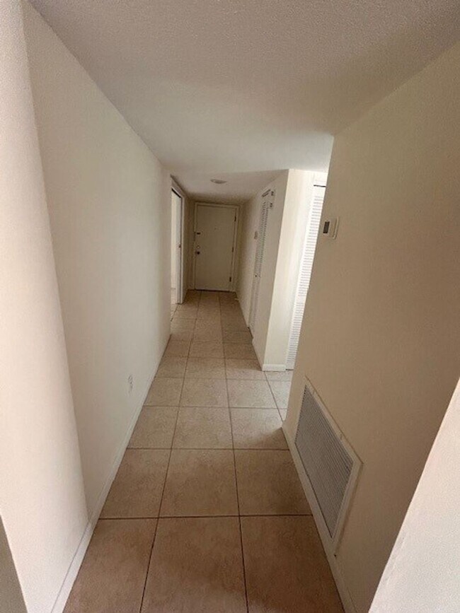 Foto del edificio - Newly renovated 3/2 Home in the Wedgewood ...