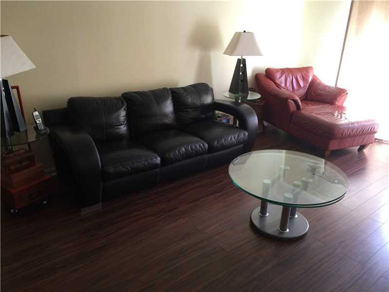 Foto principal - 100 Edgewater Dr