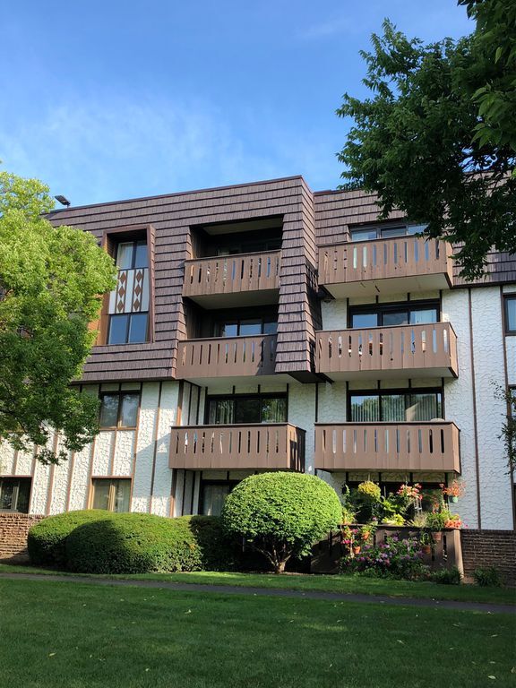 13200 W Heiden Cir Unit 2302, Lake Bluff, IL 60044 Condo for Rent in