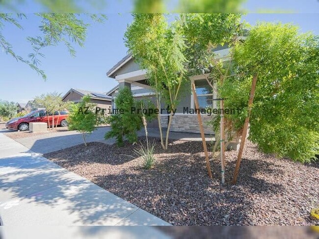 Building Photo - 17317 W Running Deer Trl
