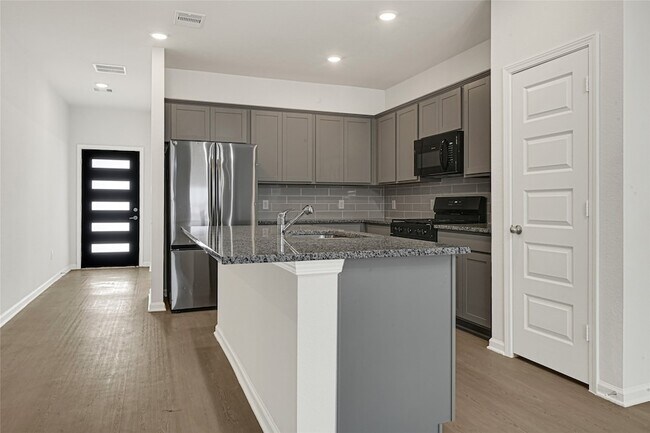 Foto del edificio - 2727 Crest Creek Ln