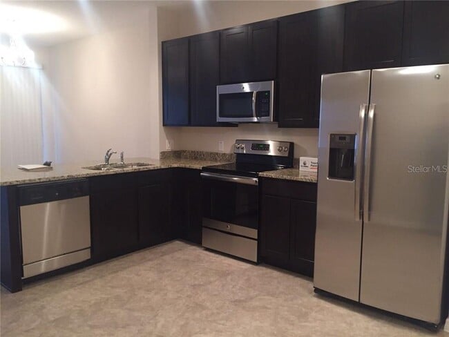 Building Photo - 2495 Seven Oaks Dr