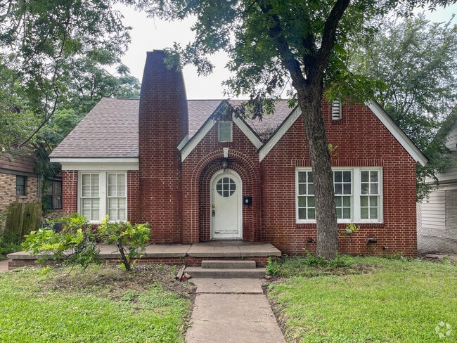 Building Photo - 1816 Colonial Ave