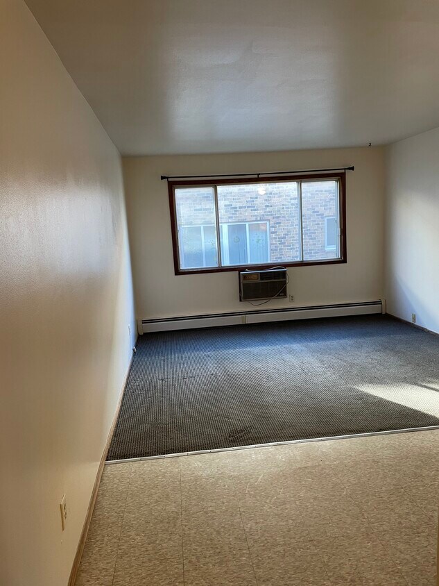Living room - 3180 S Brust Ave