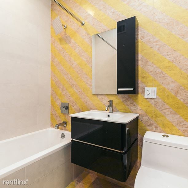 Building Photo - 3 br, 1 bath Apartment - 86 Suydam St Apt 2L