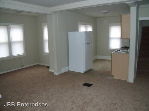 Building Photo - 2402 33rd St