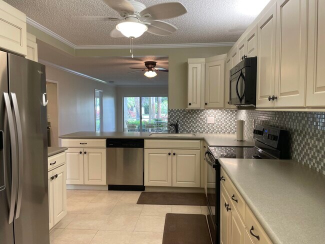 Foto del edificio - 1600 SE St Lucie Blvd
