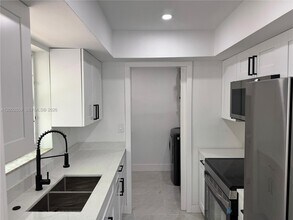 Building Photo - 890 SW 28th St