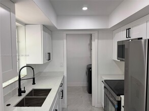 Building Photo - 890 SW 28th St