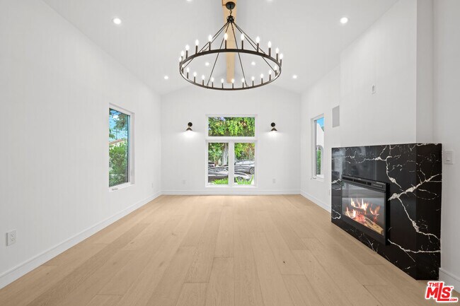 Foto del edificio - 8909 W 24th St