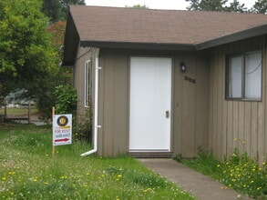 Building Photo - 3106 Brittany Dr