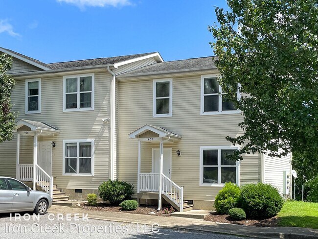 Building Photo - 3 br, 2.5 bath House - 408 Villas Court