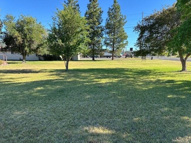 Building Photo - 2309 S Malin Rd