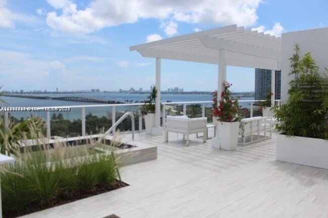 Building Photo - 4250 Biscayne Blvd
