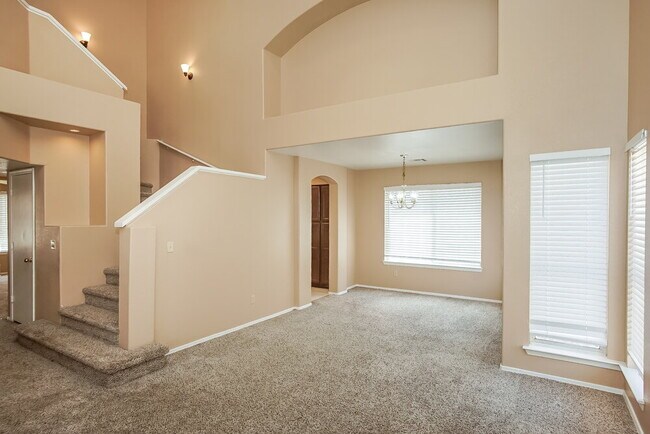 Foto del edificio - 5005 Monte Del Sol Ln