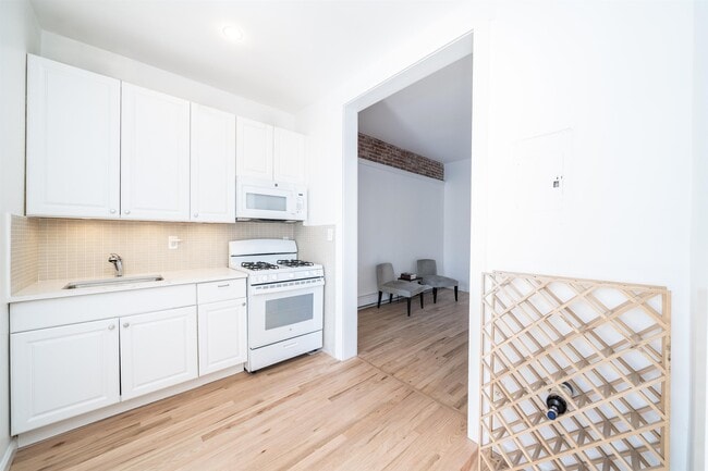 Building Photo - 345 Communipaw Ave