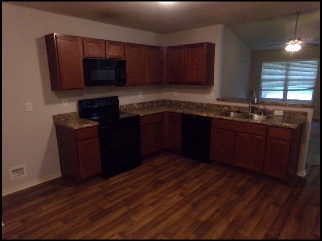 Foto del edificio - 6097 Saddle Hill Dr