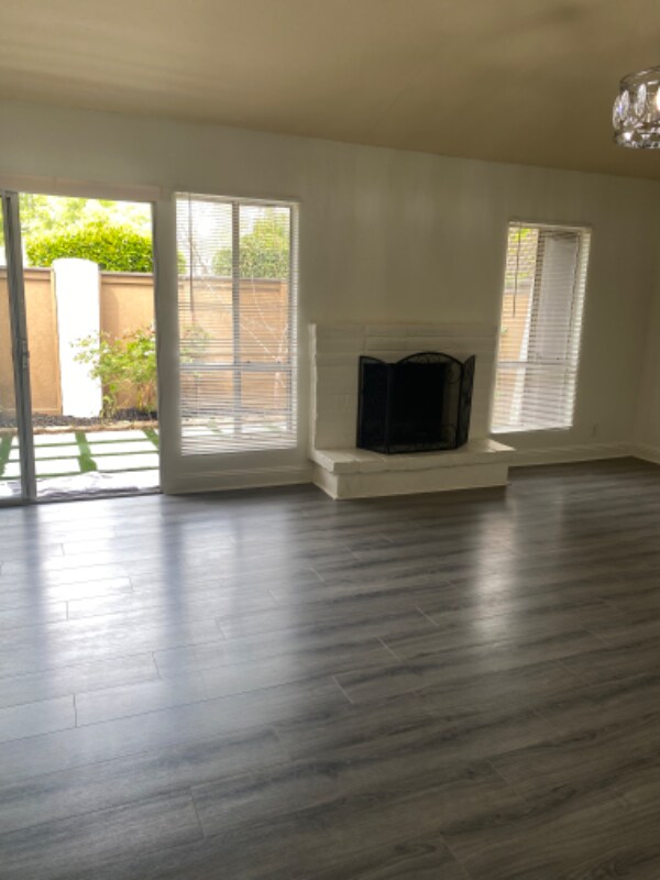 Foto del edificio - 355 W Sierra Ave