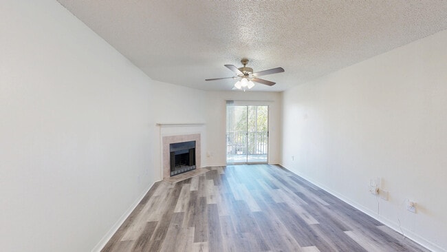 Interior Photo - Regatta Shores