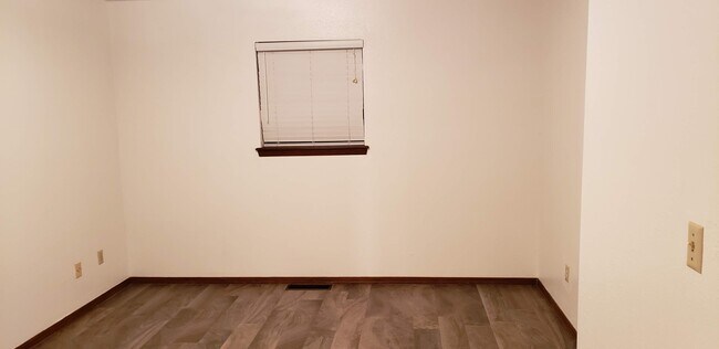 Segundo dormitorio - 908 Acacia Cir