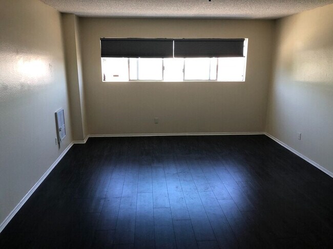Foto del edificio - 8724 Etiwanda Ave