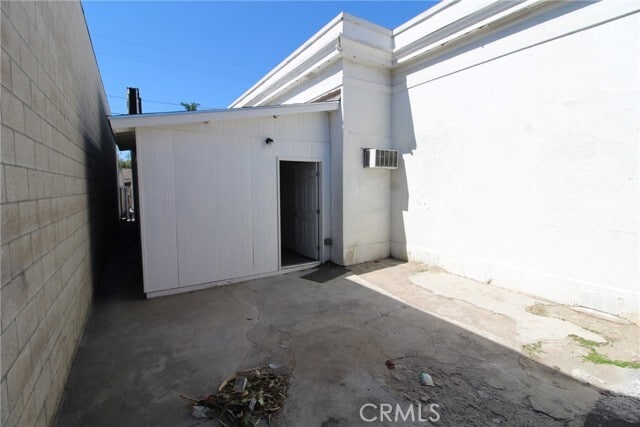 Building Photo - 705 N Anaheim Blvd