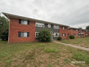Building Photo - 2220 Nuttman Ave