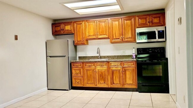 Building Photo - 7210 Southgate Blvd