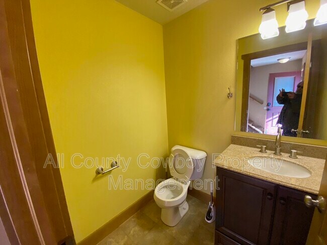 Foto del edificio - 4123 Moraine St