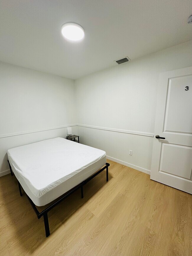 Foto del edificio - 4611 N Eddy Dr